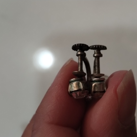 Clear Rhinestone vintage screw back earrings flower shape - Picture 2 of 8